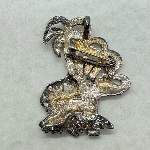 Vintage MJ Brooch Pendant Elephant Giraffe Palm Trees Gold Silver Tone Signed - Picture 8 of 10